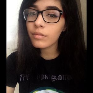 Meet your Posher, Iris